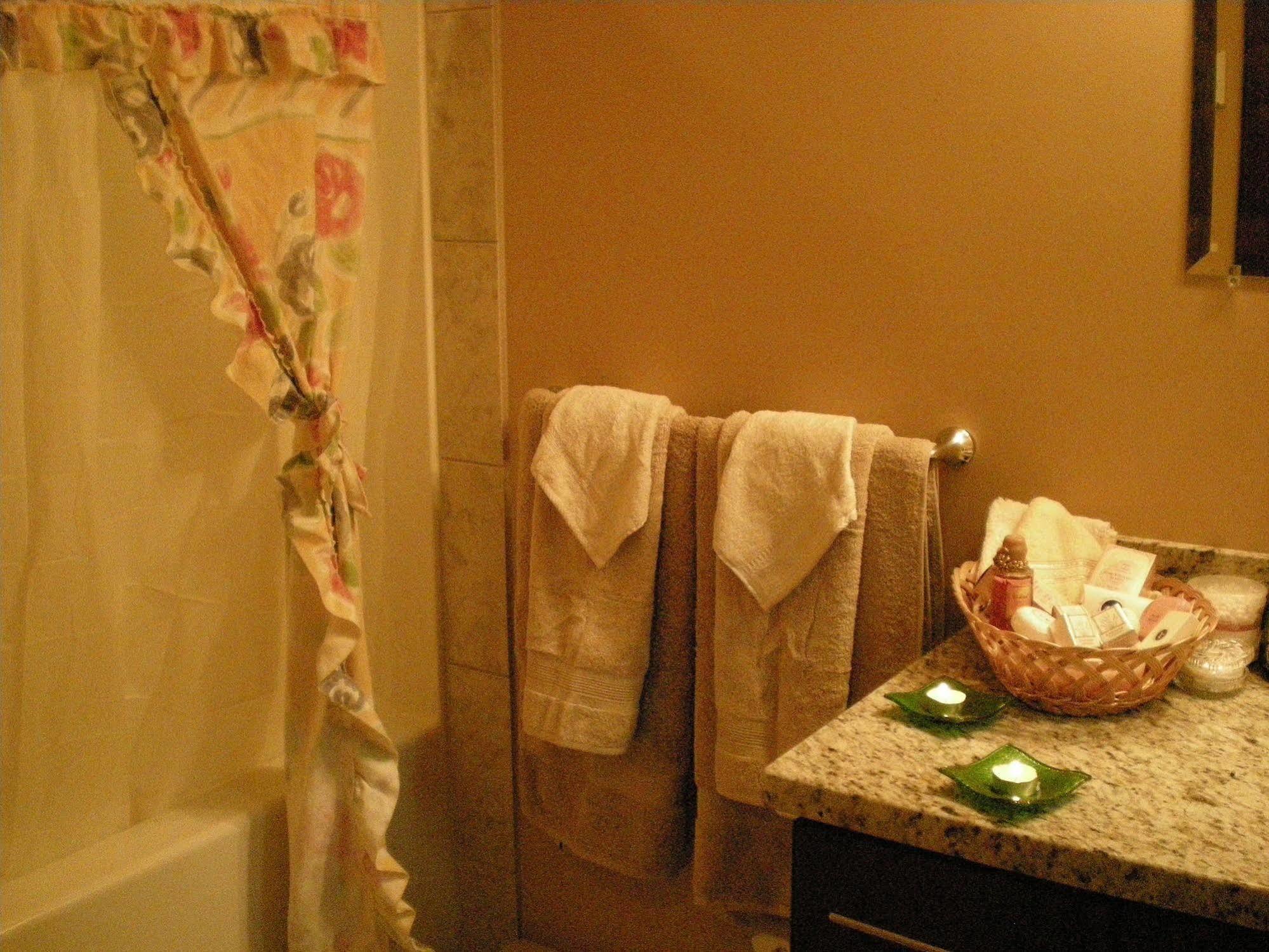 Davis Brook Retreat Bed & Breakfast Sechelt Luaran gambar