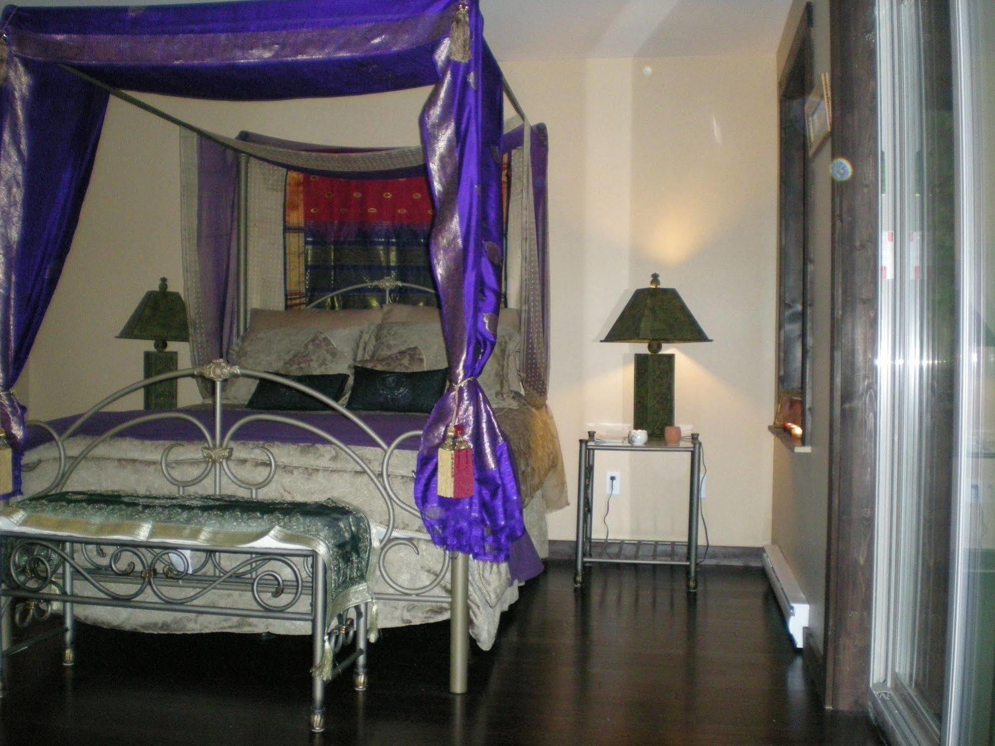 Davis Brook Retreat Bed & Breakfast Sechelt Luaran gambar